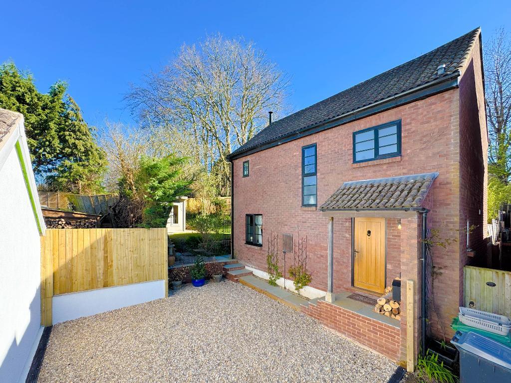 Rosenheim Rise, Bratton, Westbury, Wiltshire, BA13 4SU